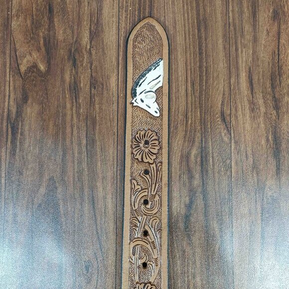 Western Leather Belt with Engraved Floral Tooling, Unisex Design - Picture 6 of 12